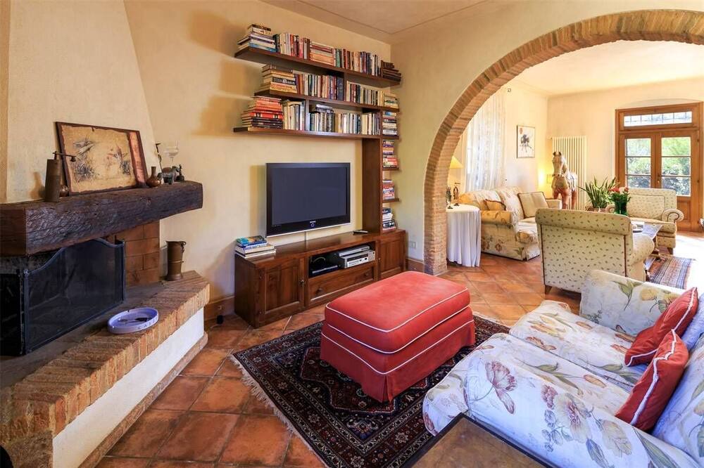 Photo of Livingroom in Lari