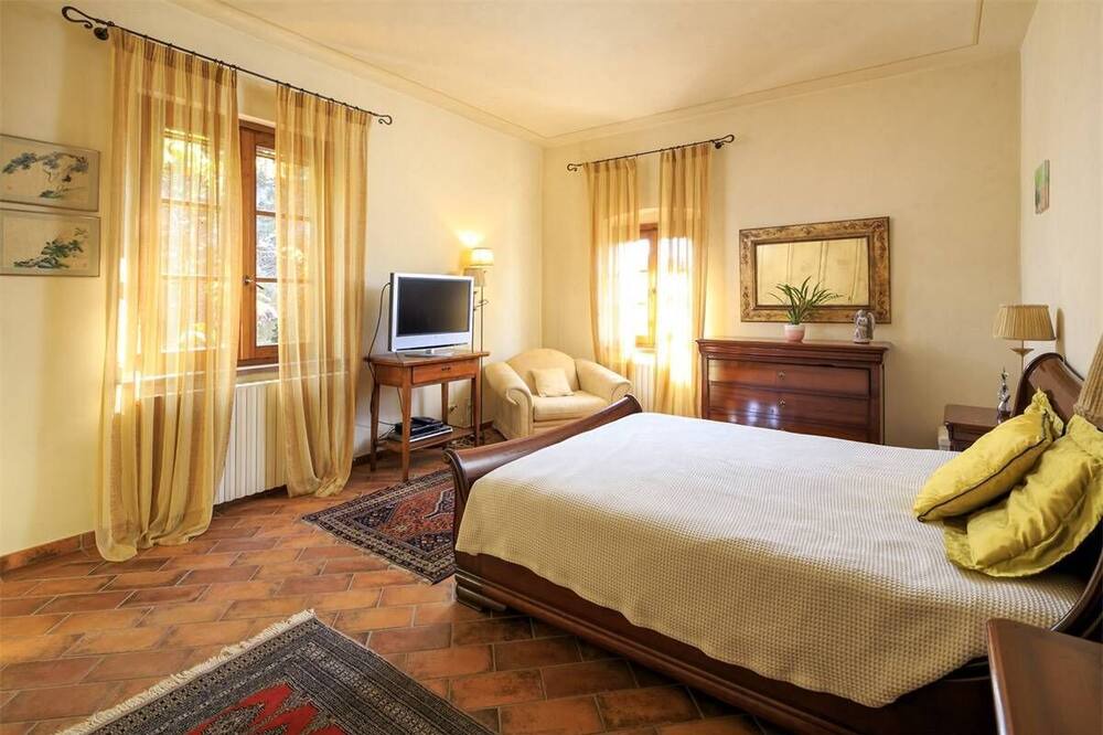 Photo of Bedroom in Lari