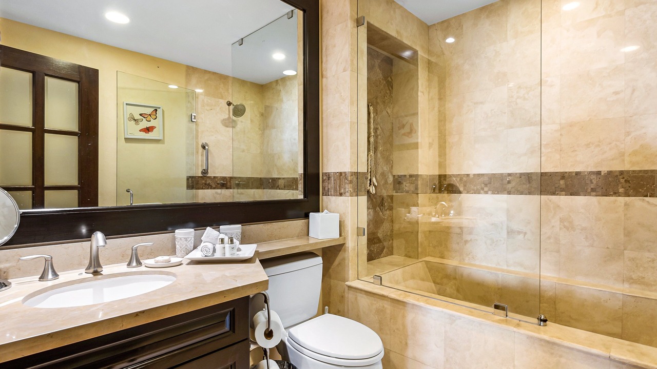 Photo of Bathroom in South Shore Hotel Area