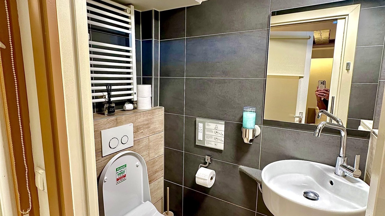 Photo of Bathroom in Haarlemmerbuurt