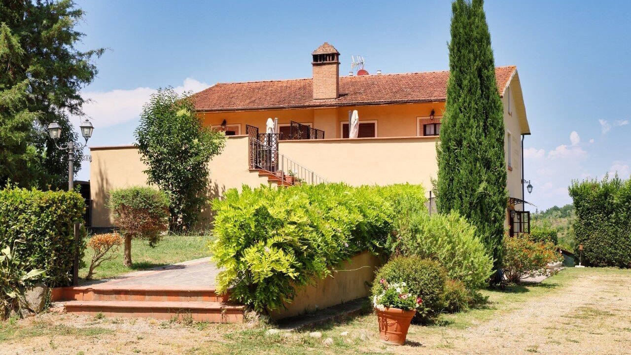 Photo of Outdoor in Lari
