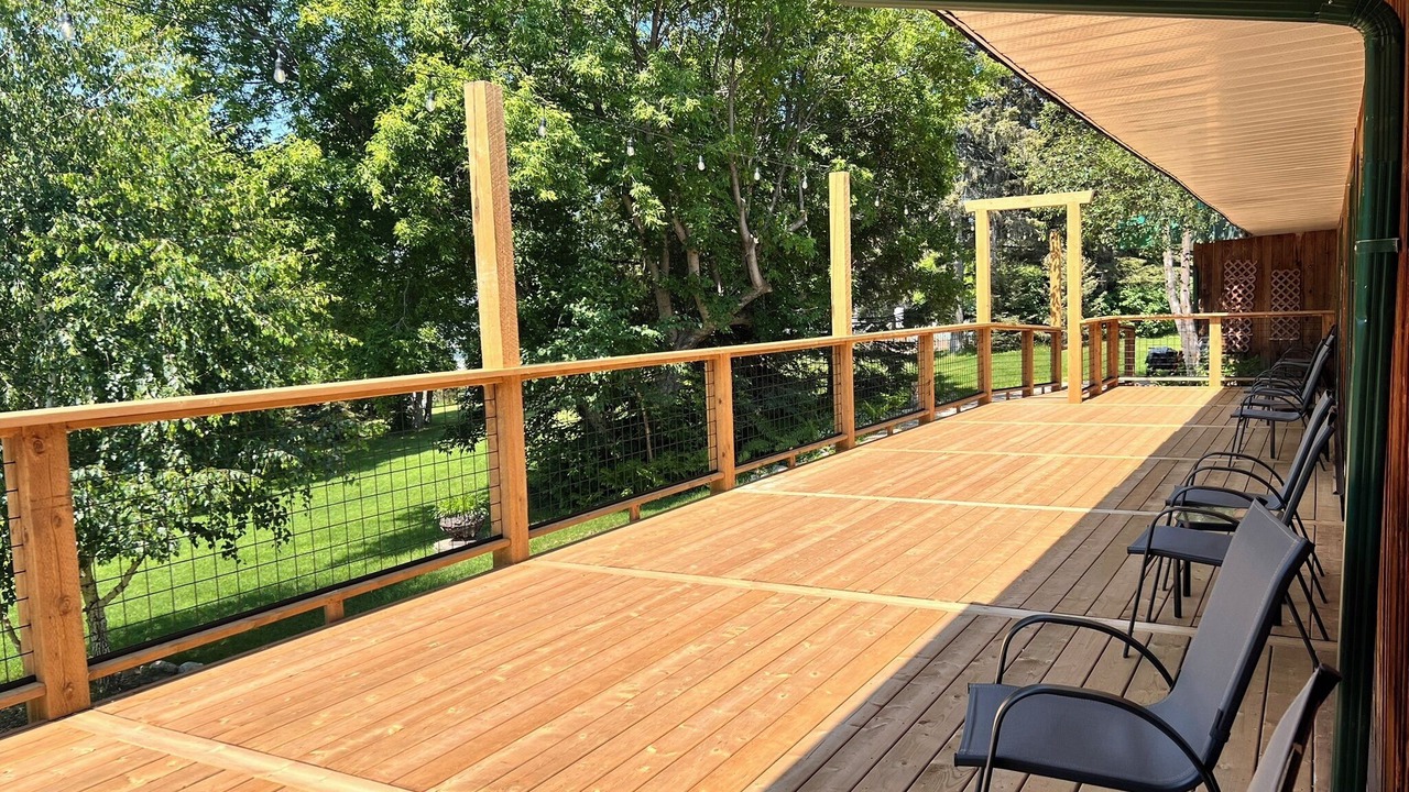 Photo of Patio Balcony in Onanole