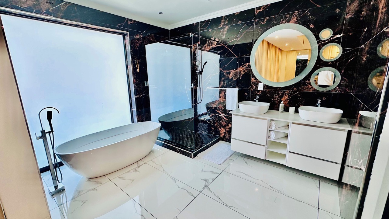 Photo of Bathroom in Greater Johannesburg Metropolitan Area