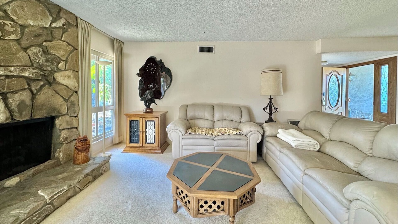 Photo of Livingroom in Ventura