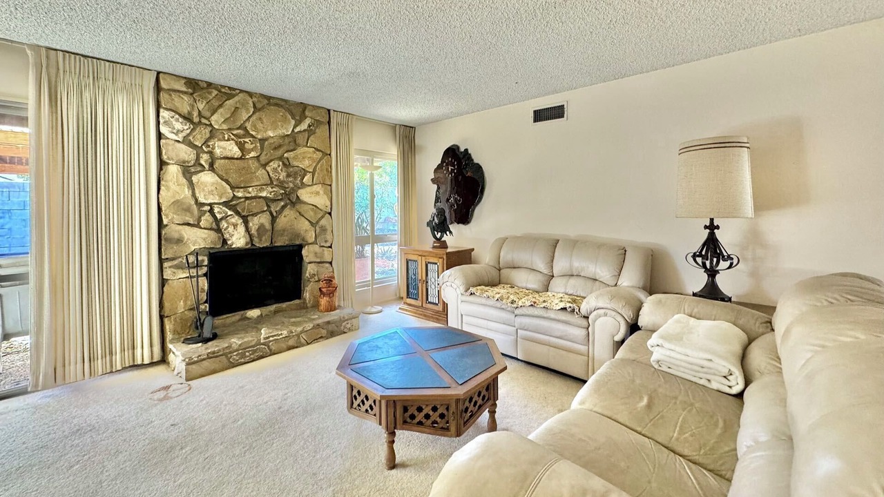 Photo of Livingroom in Ventura