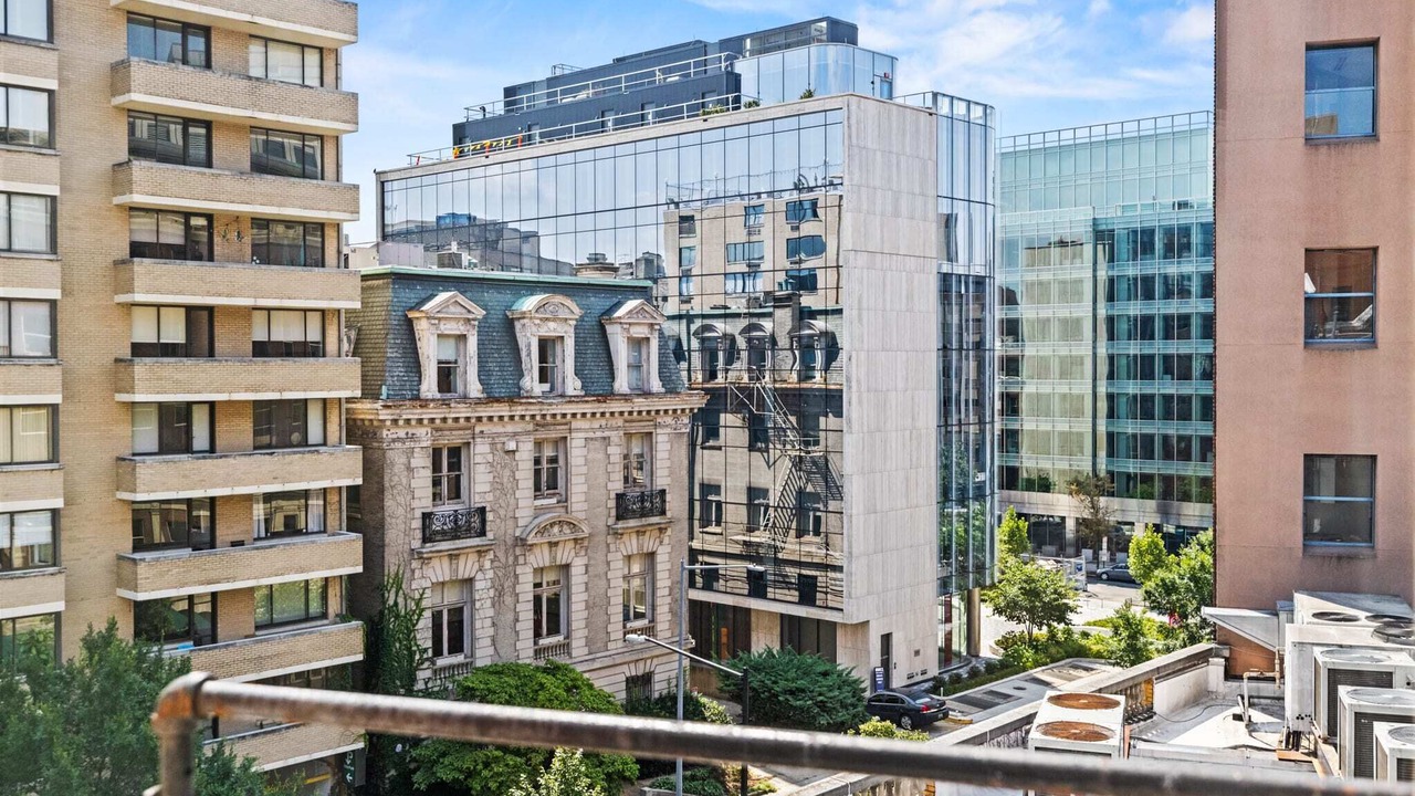 Photo of Outdoor in Connecticut Ave - K Street
