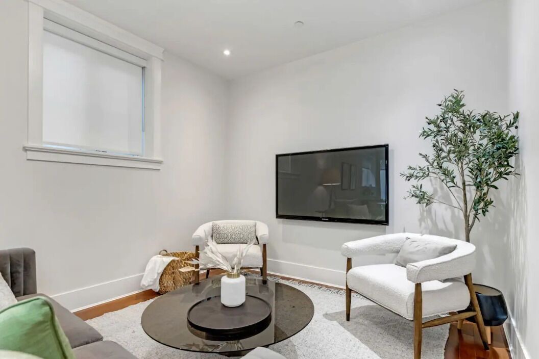 Photo of Livingroom in Hollyburn