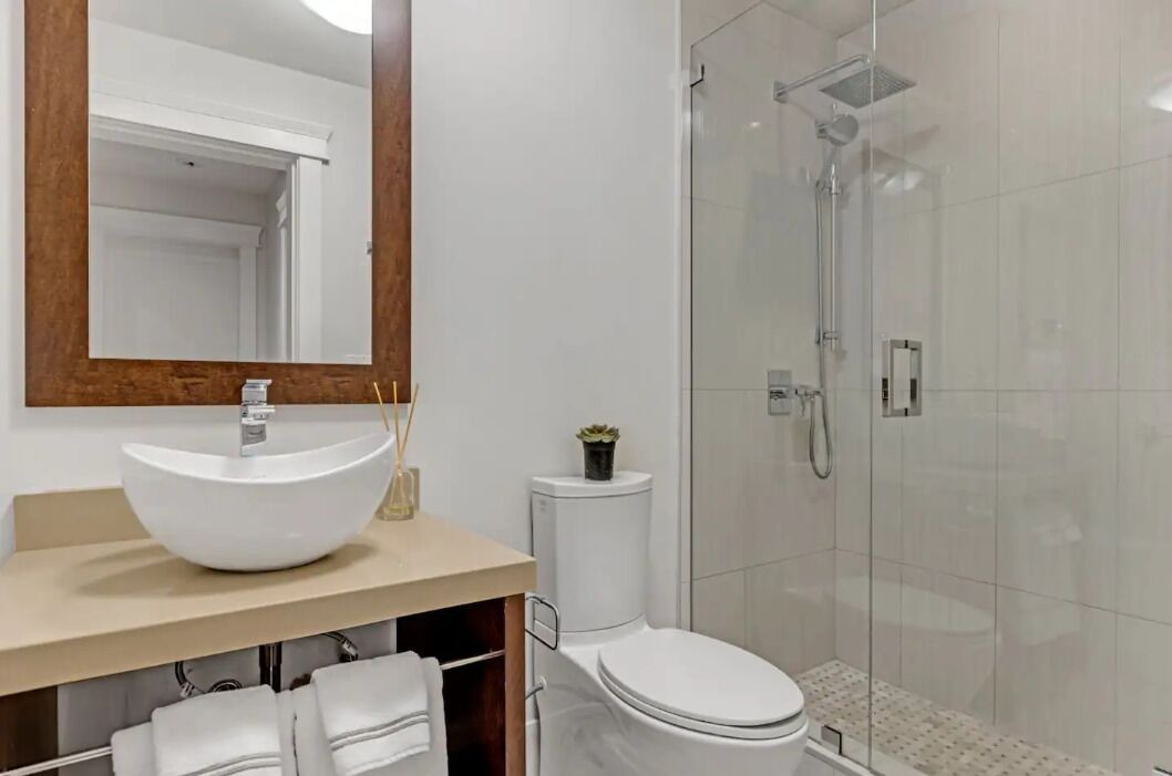Photo of Bathroom in Hollyburn