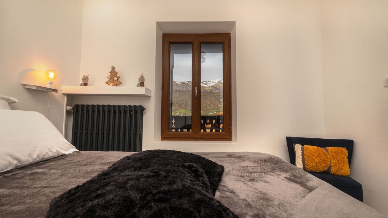 Photo of Bedroom in Venthon
