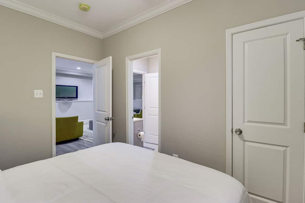 Photo of Bedroom in Coral Hills