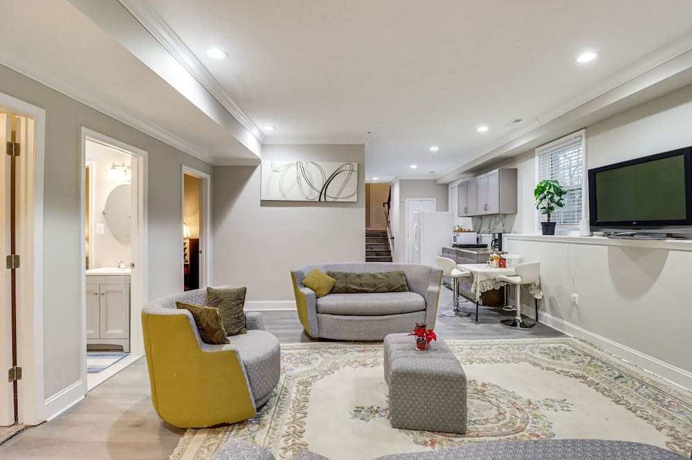 Photo of Livingroom in Coral Hills