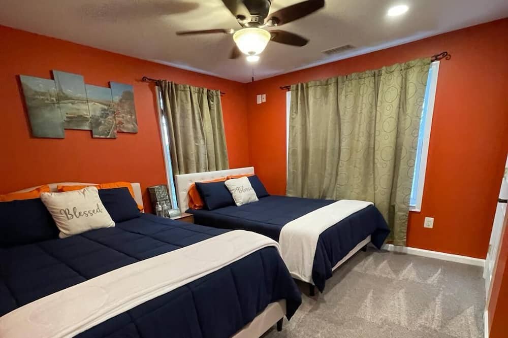 Photo of Bedroom in Hyattsville
