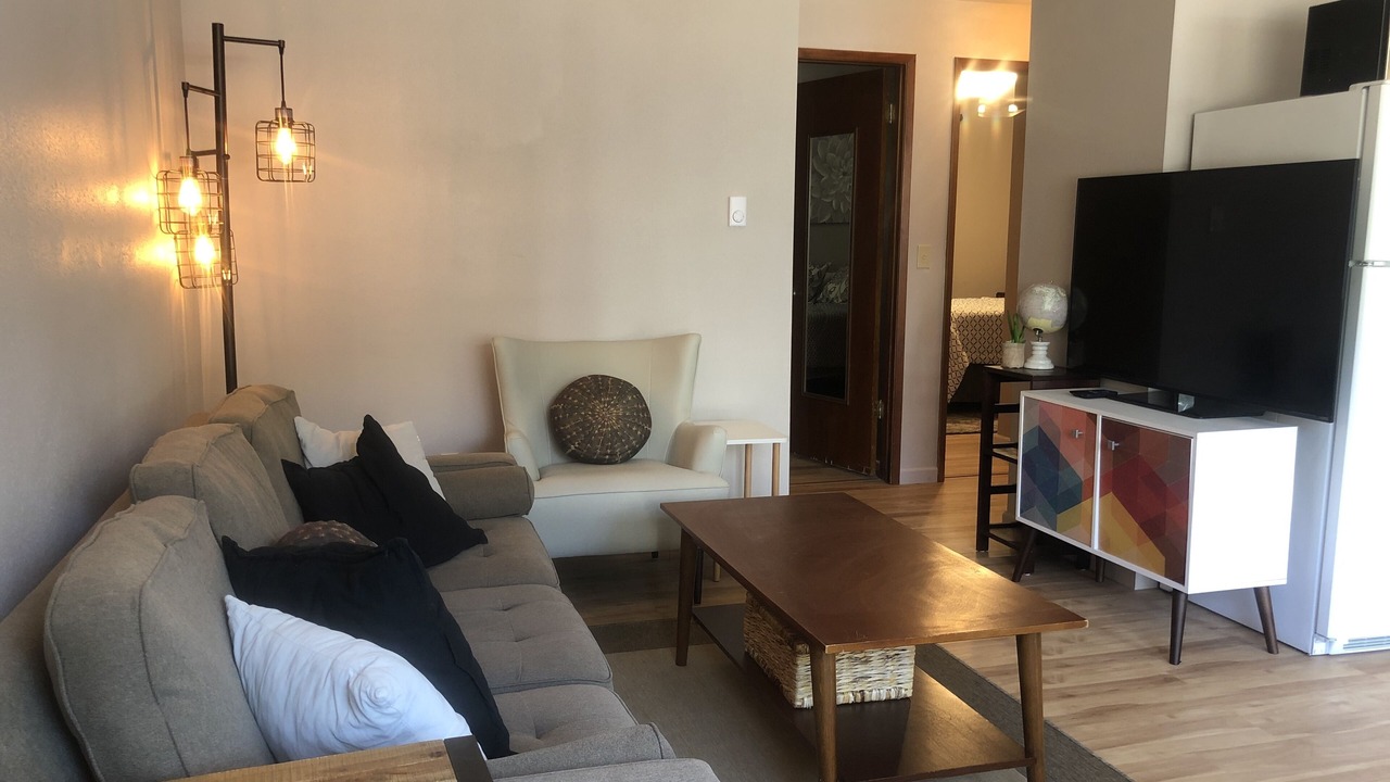 Photo of Livingroom in North Admiral