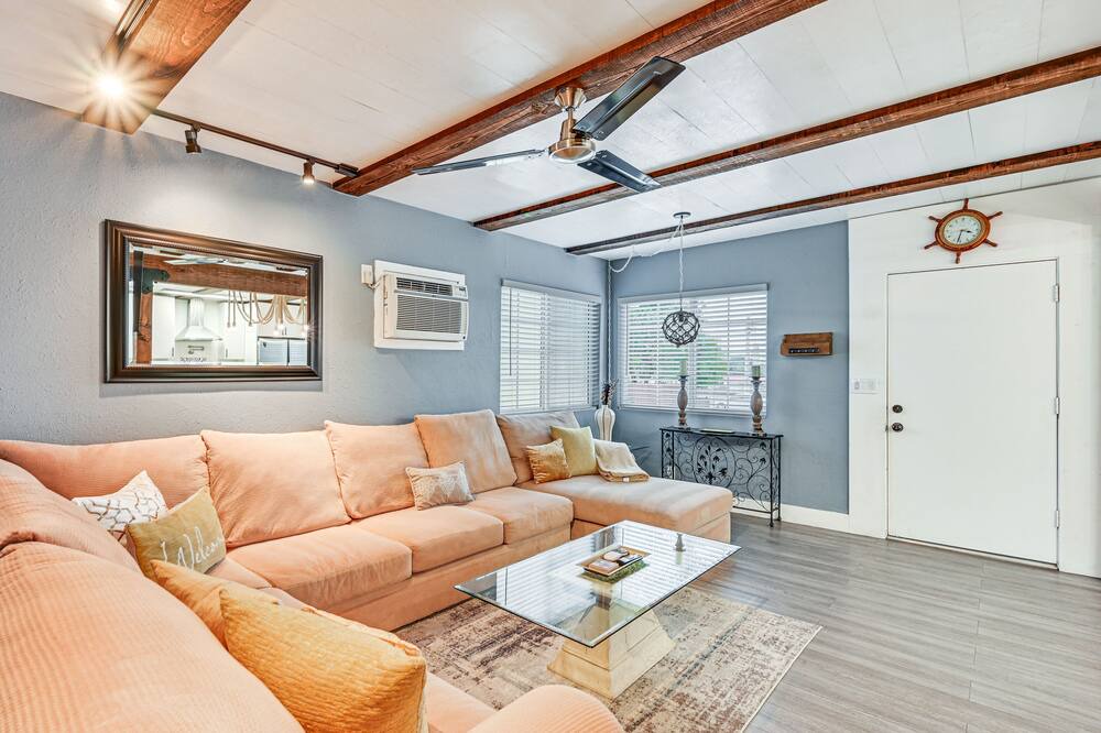 Photo of Livingroom in San Ysidro