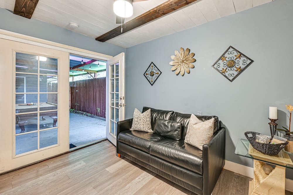Photo of Livingroom in San Ysidro
