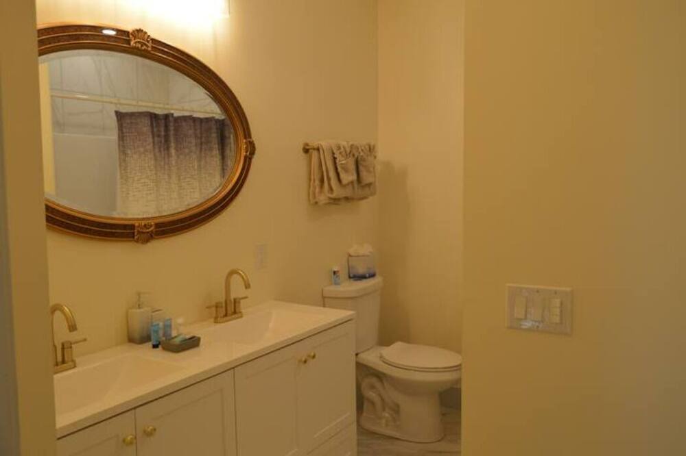 Photo of Bathroom in Off Broadway
