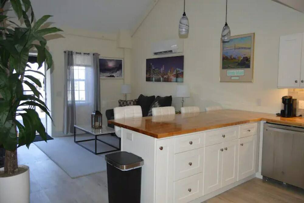 Photo of Kitchen in Off Broadway