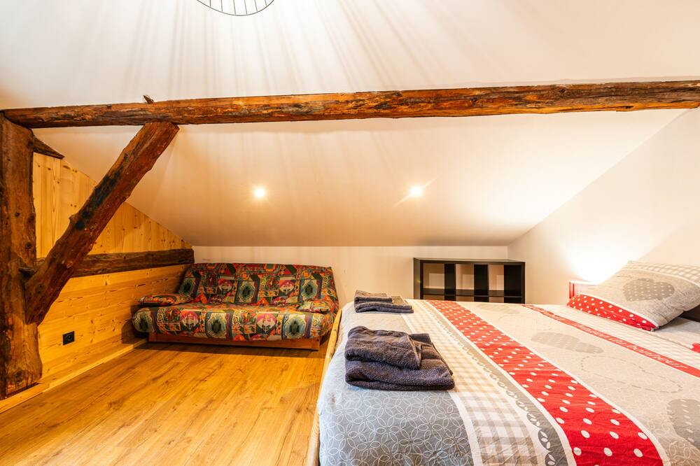 Photo of Bedroom in Queige