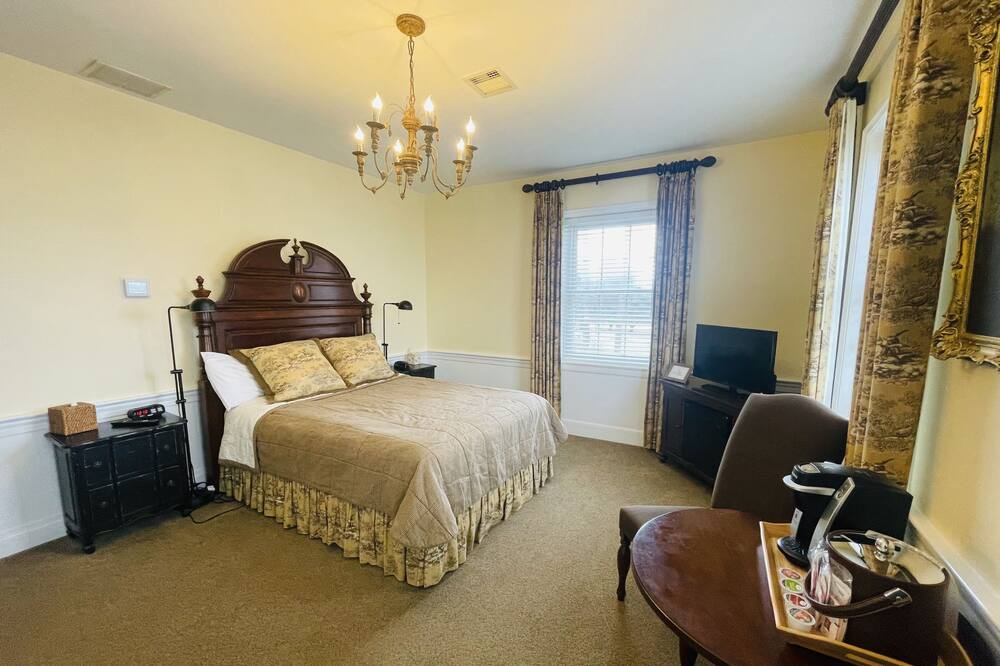 Photo of Bedroom in Clemmons