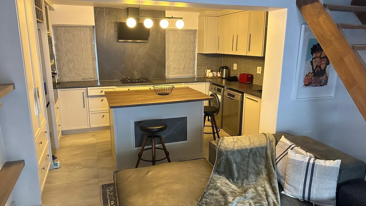 Photo of Livingroom in Rosebank