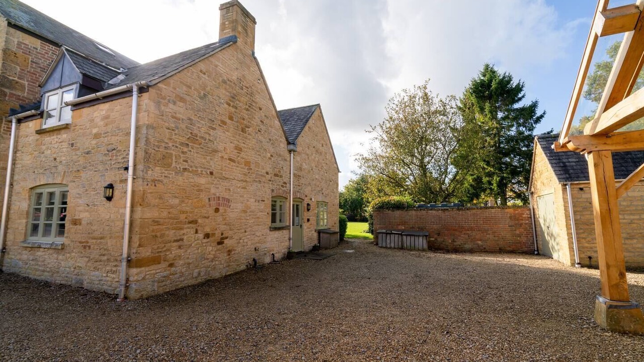 Photo of Outdoor in Todenham