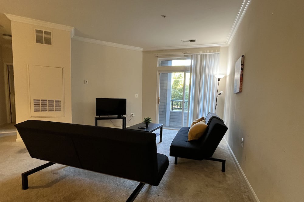 Photo of Livingroom in North Bethesda