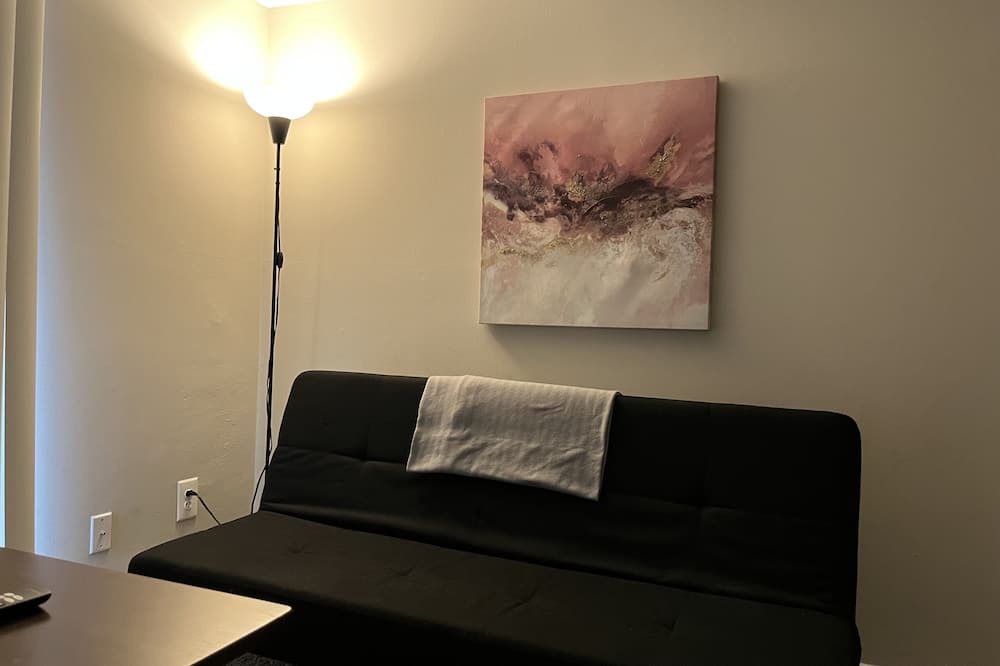 Photo of Livingroom in Gaithersburg