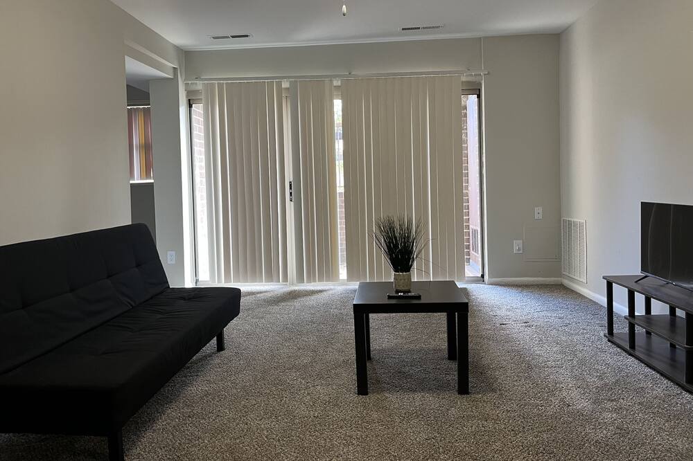 Photo of Livingroom in Gaithersburg