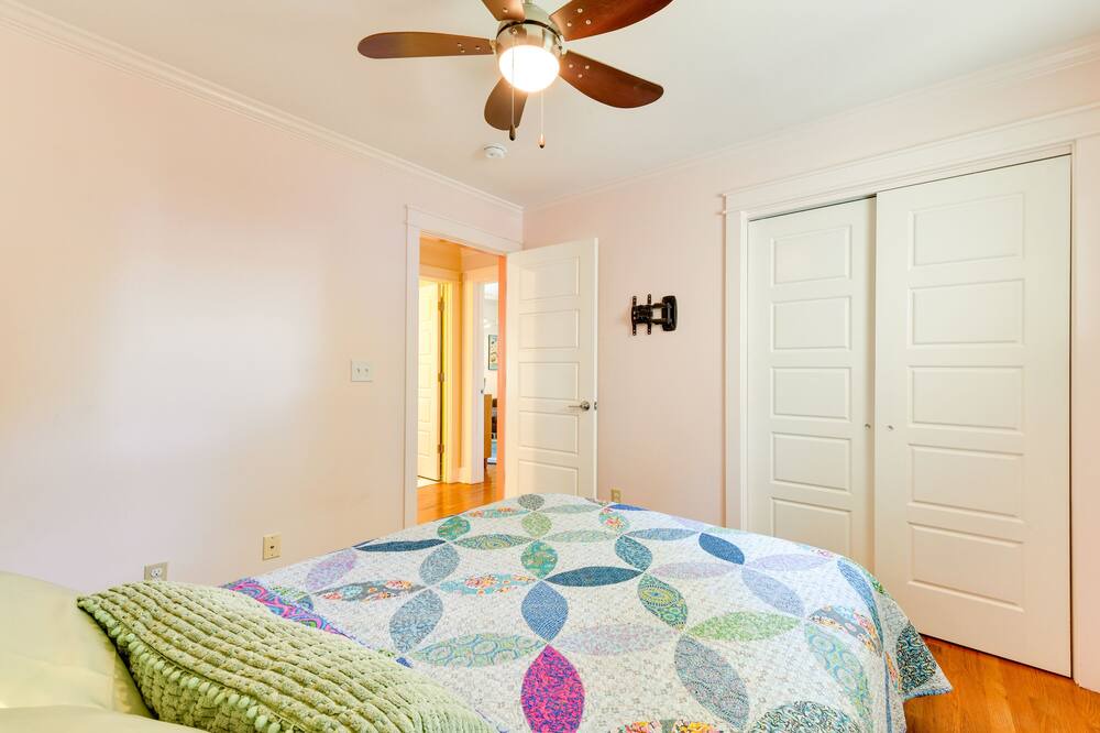 Photo of Bedroom in Plaza Midwood
