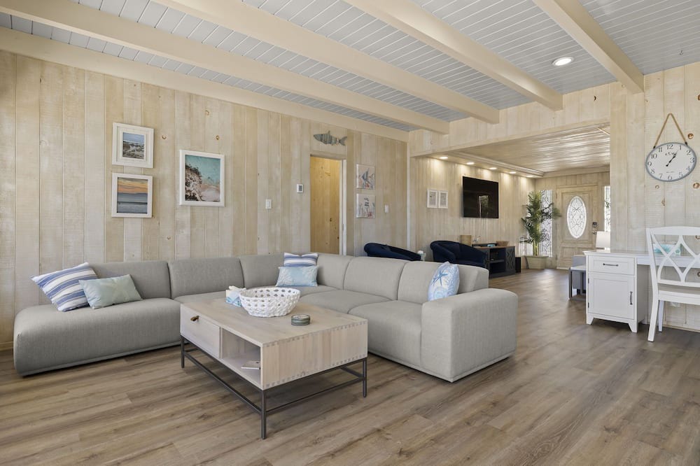 Photo of Livingroom in Faria Beach