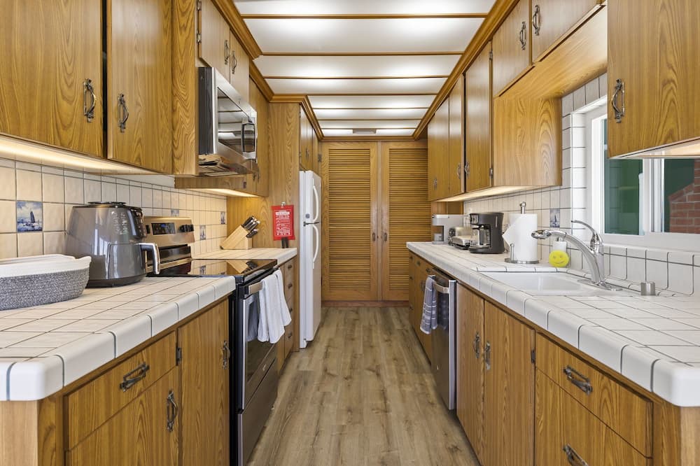 Photo of Kitchen in Faria Beach