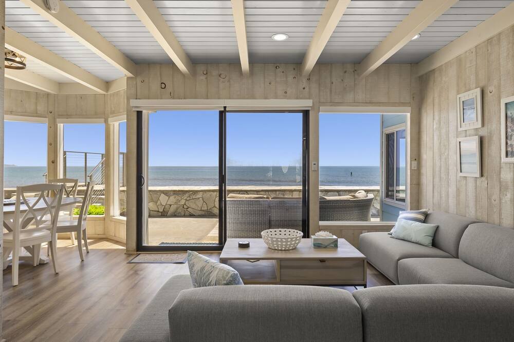 Photo of Livingroom in Faria Beach