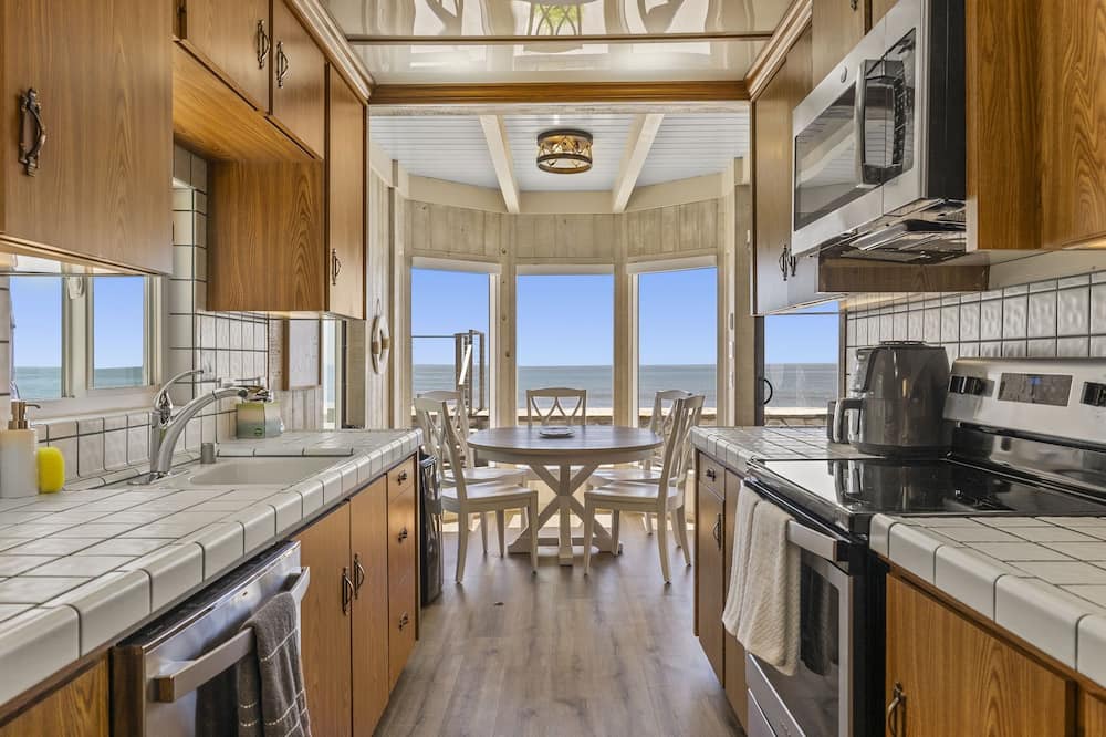 Photo of Kitchen in Faria Beach