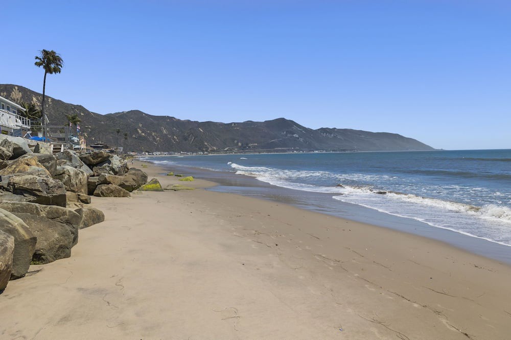 Photo of Others in Faria Beach