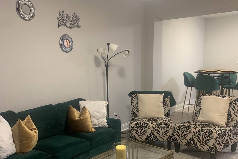 Photo of Livingroom in Villa Heights