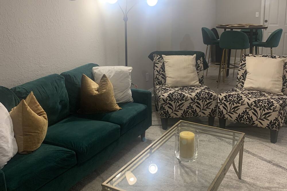 Photo of Livingroom in Villa Heights