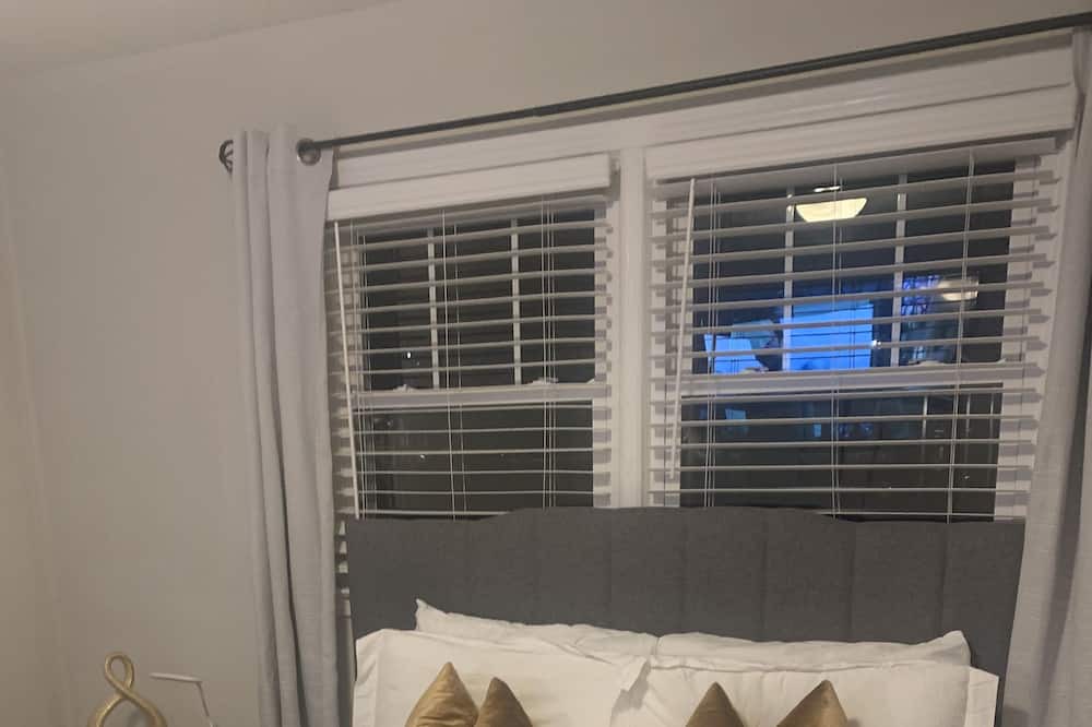 Photo of Bedroom in Villa Heights