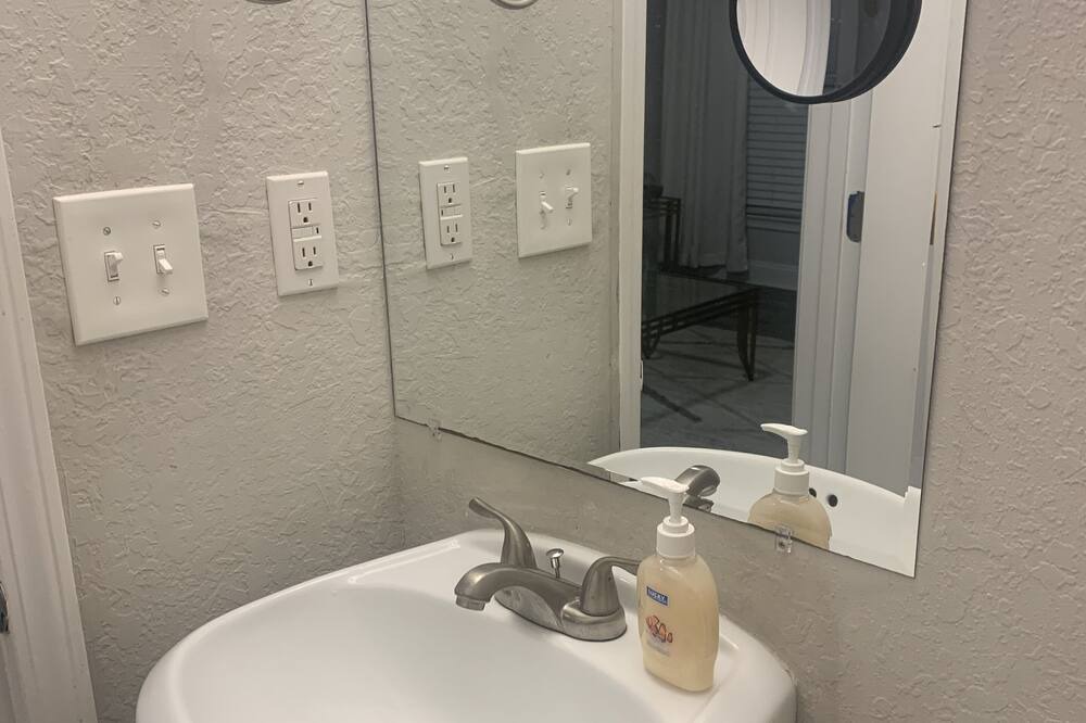 Photo of Bathroom in Villa Heights