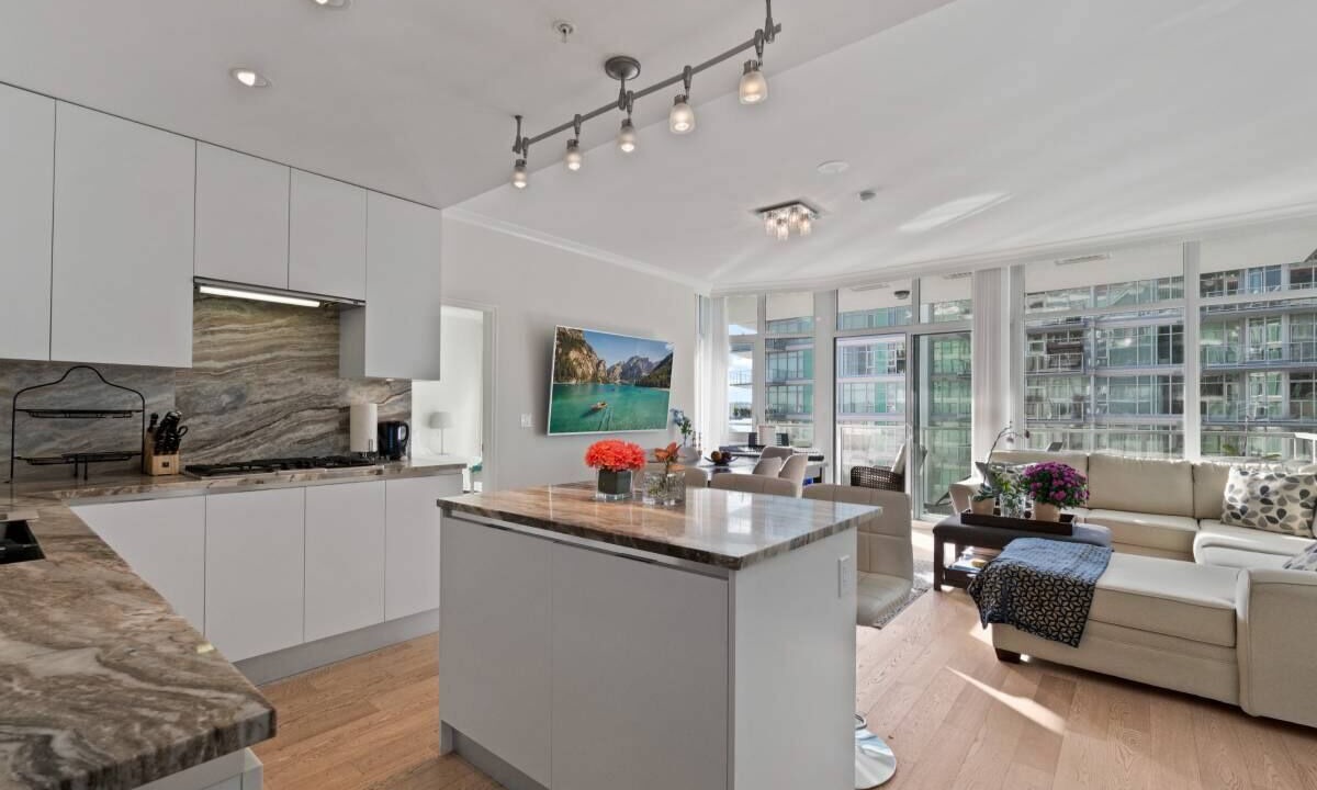 Photo of Livingroom in Lower Lonsdale