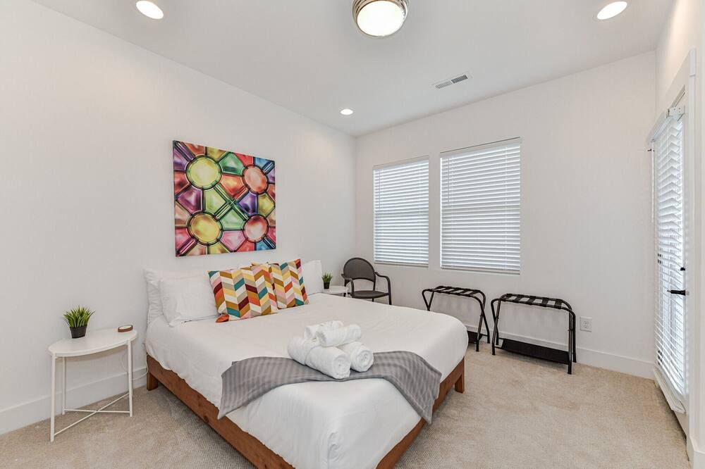 Photo of Bedroom in Plaza Midwood