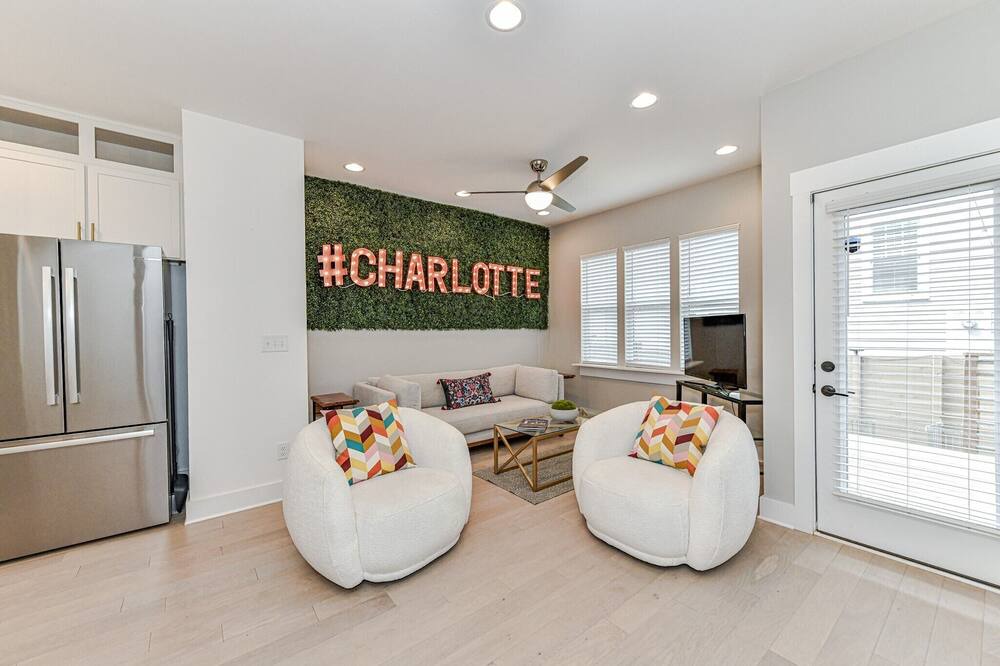 Photo of Livingroom in Plaza Midwood