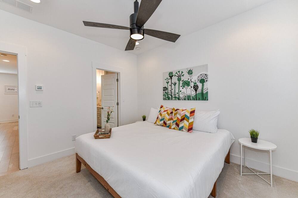 Photo of Bedroom in Plaza Midwood