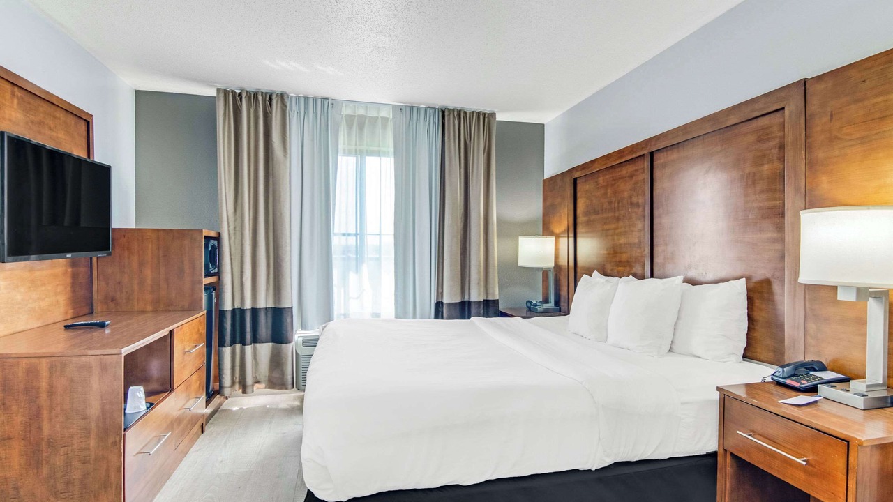 Photo of Bedroom in Lansing