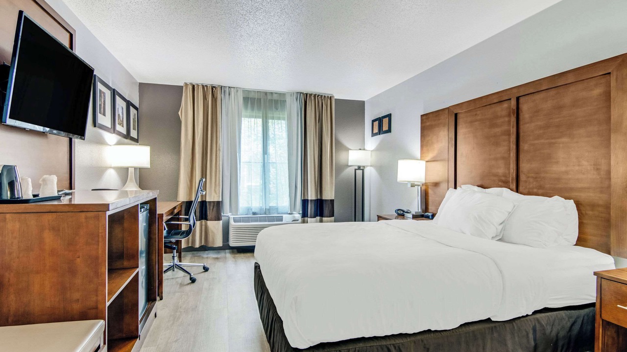 Photo of Bedroom in Lansing