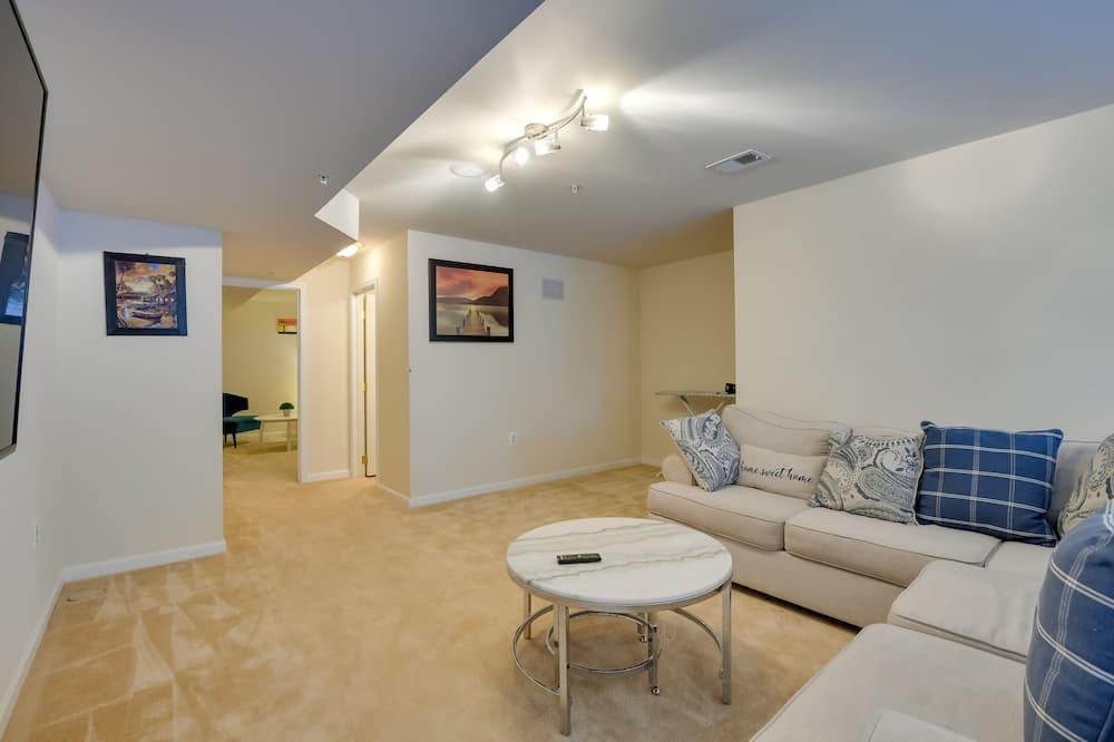Photo of Livingroom in Rosaryville