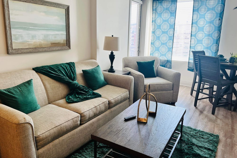 Photo of Livingroom in Westside