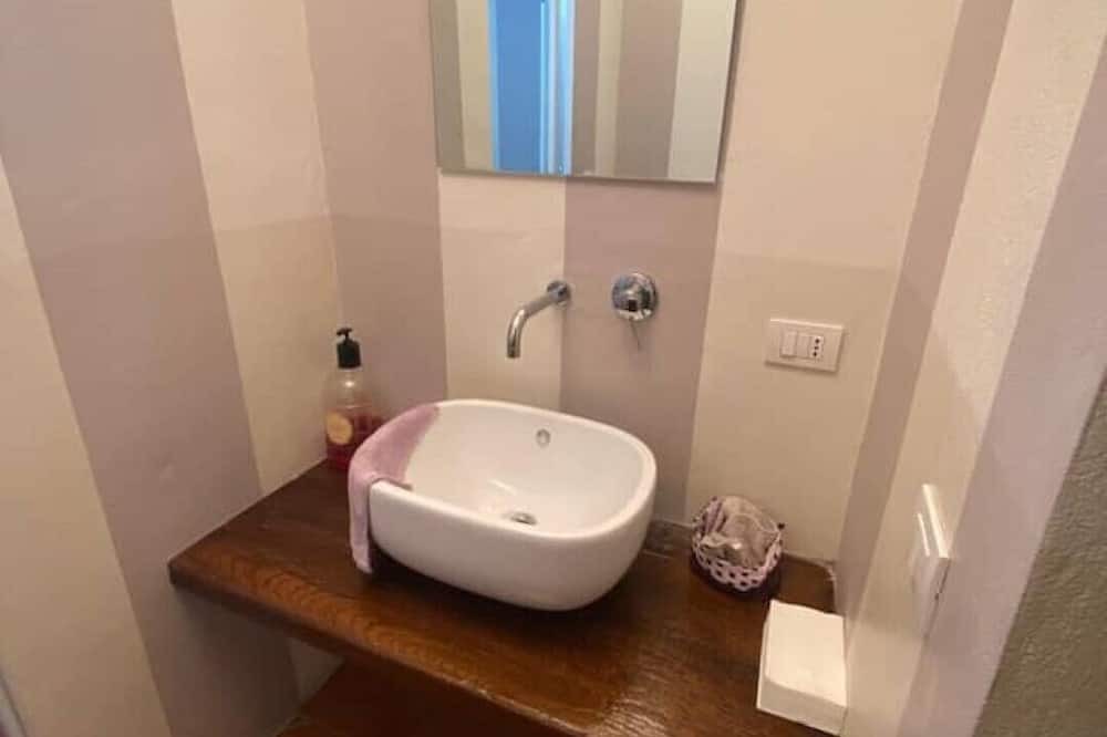 Photo of Bathroom in Budrio
