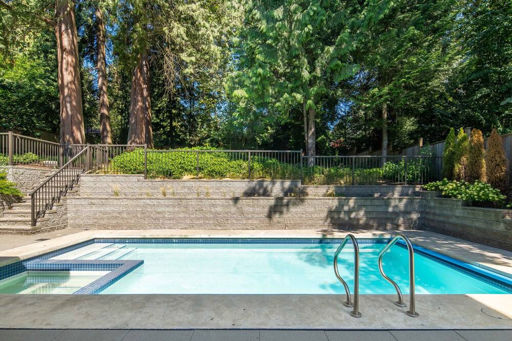 Photo of Outdoor in West Vancouver