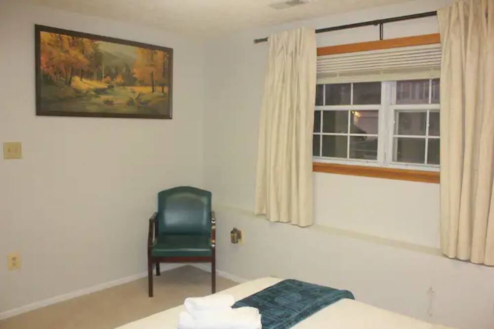 Photo of Bedroom in Rosaryville