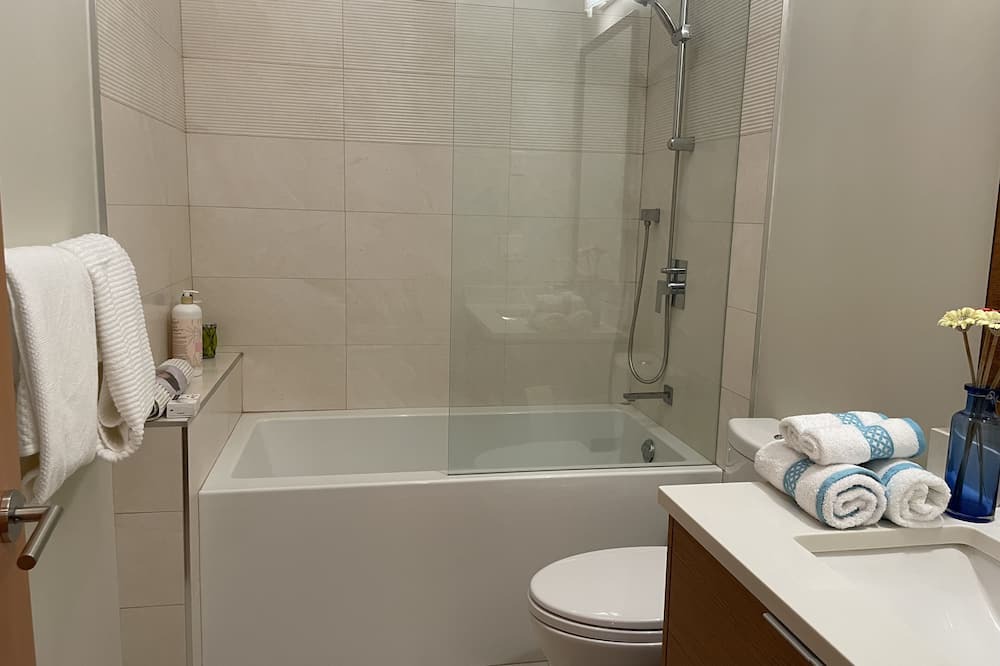 Photo of Bathroom in Hollyburn